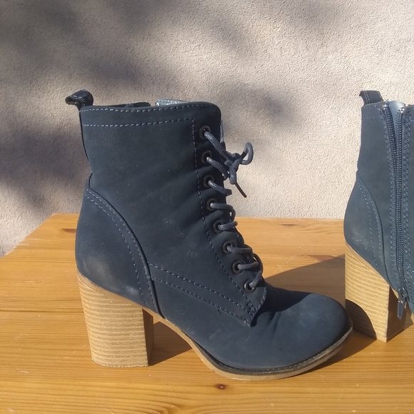 Boots - Picture 2 of 2